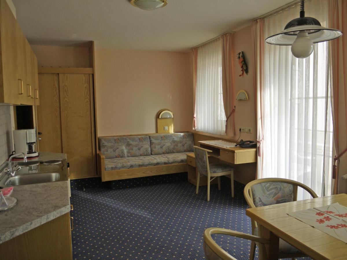 Hotel Ebner Бад-Кёнигсхофен-им-Грабфельд Экстерьер фото