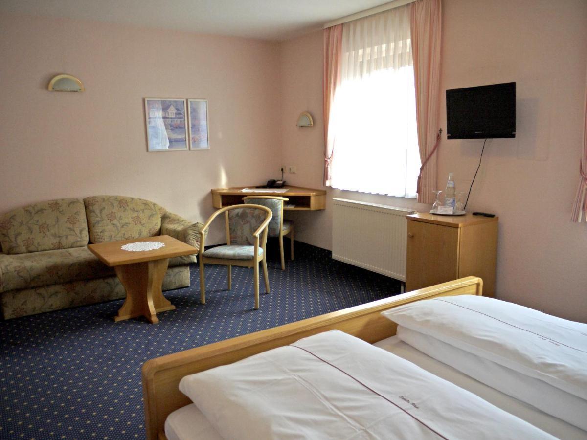 Hotel Ebner Бад-Кёнигсхофен-им-Грабфельд Экстерьер фото