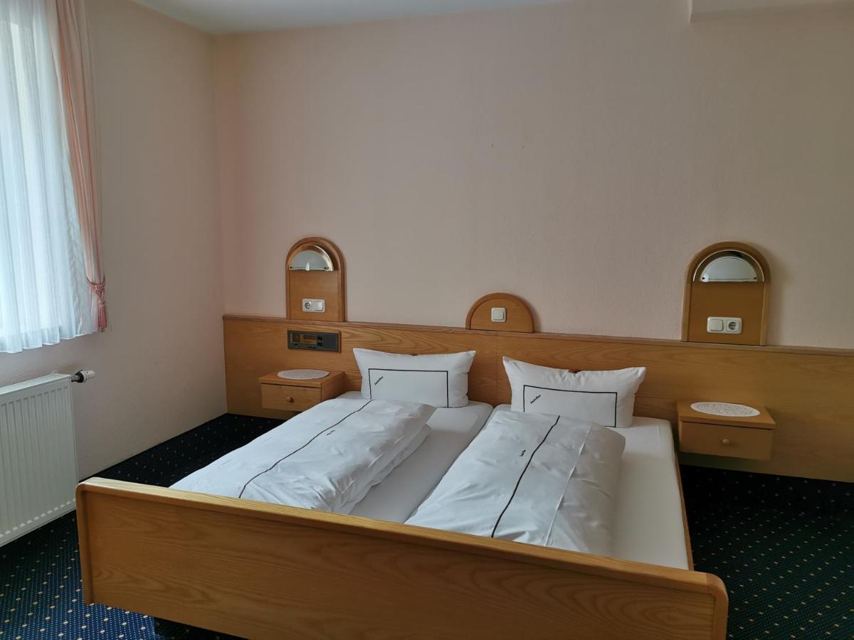 Hotel Ebner Бад-Кёнигсхофен-им-Грабфельд Экстерьер фото