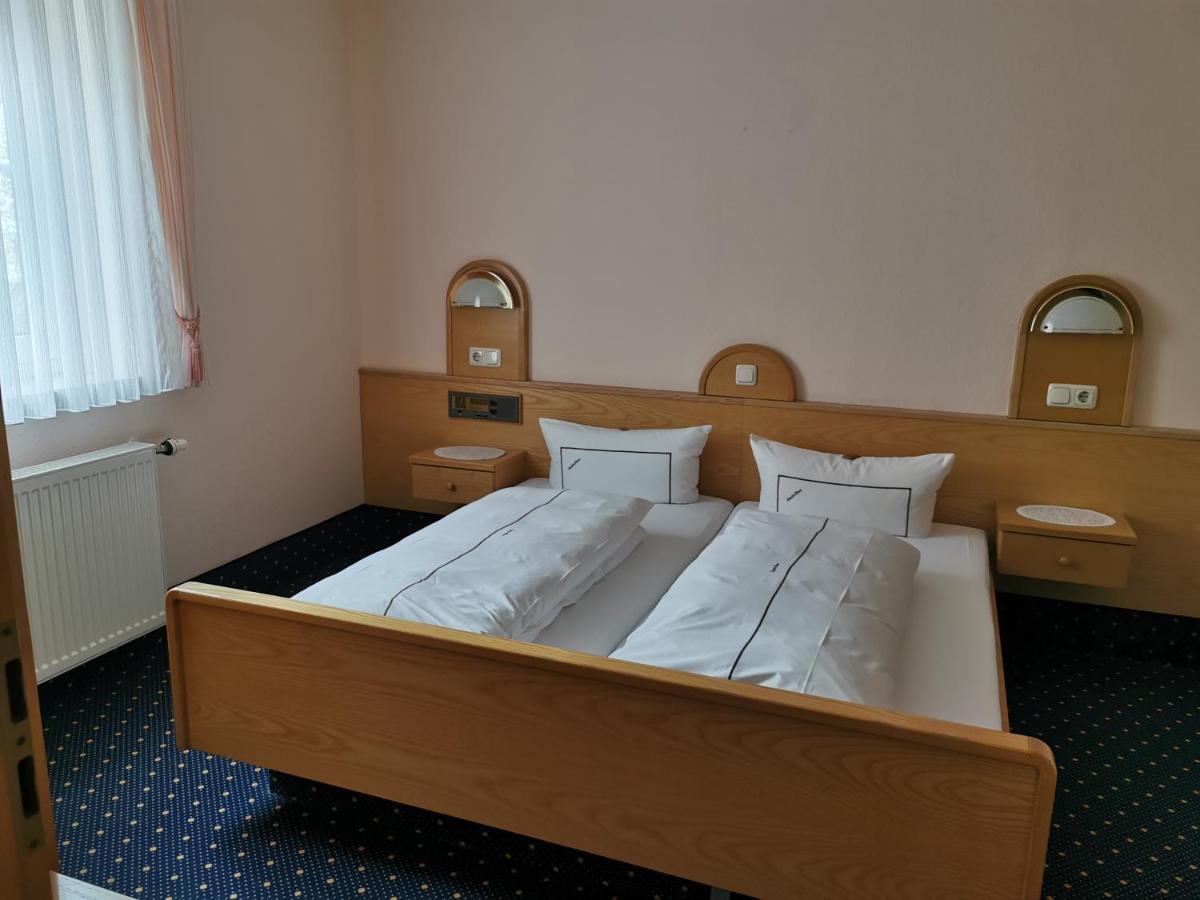 Hotel Ebner Бад-Кёнигсхофен-им-Грабфельд Экстерьер фото